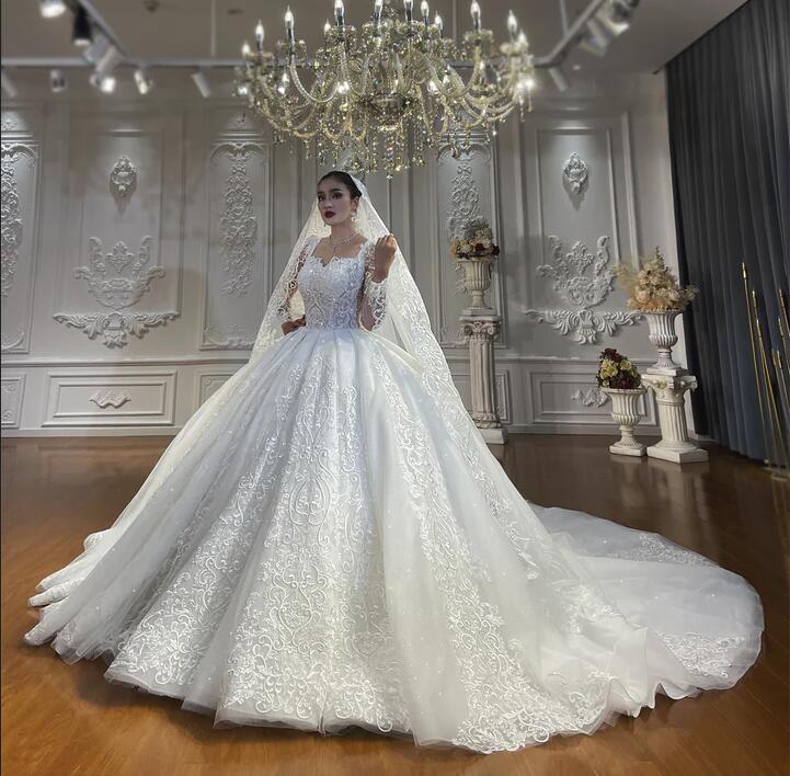 Luxury Long Ball Gown Tulle Lace Long Sleeves Wedding Dress with Appliques