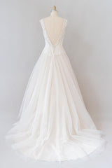 Elegant Long Sweetheart Open Back Lace Tulle A-line Wedding Dress