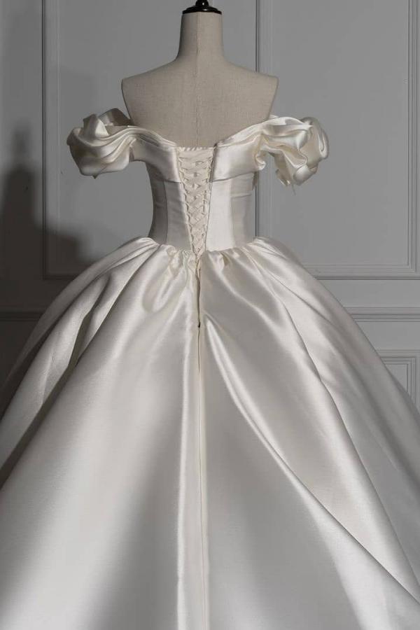 Gorgeous Long Ball Gown Off the Shoulder Satin Wedding Dresses with Sleeves