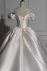 Gorgeous Long Ball Gown Off the Shoulder Satin Wedding Dresses with Sleeves