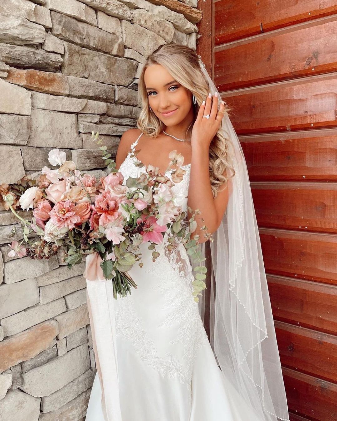 Sexy Long Spaghetti Straps V-neck Appliques Lace Floor Length Mermaid Wedding Dress