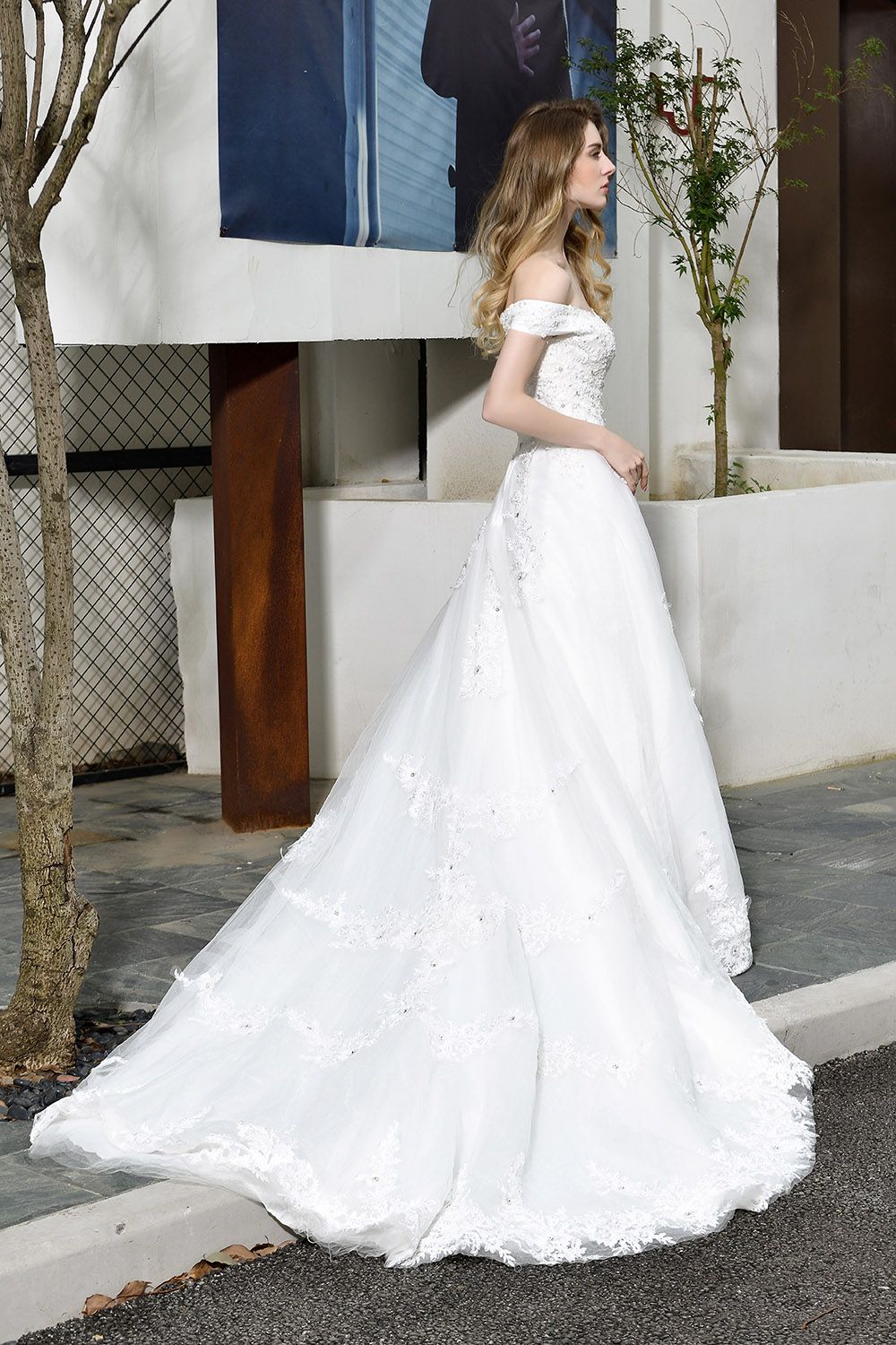 Elegant Long A-line Off the Shoulder Tulle Lace White Wedding Dresses