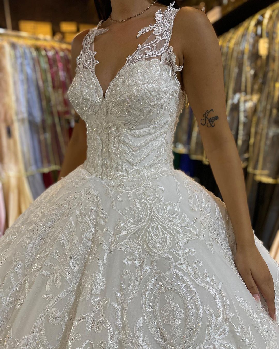 Gorgeous Long Ball Gown V-neck Appliques Lace Backless Floor Length Train Wedding Dress