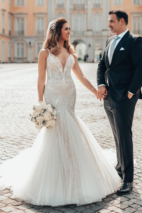 Long Mermaid Sweetheart Tulle Lace Backless Wedding Dress with Chapel Train