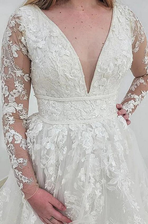 Modest Long A-line V-neck Tulle Lace Wedding Dresses with Sleeves