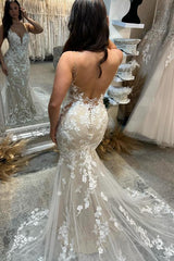 V-Neck Backless Mermaid Tulle Appliques Lace Long Wedding Dress