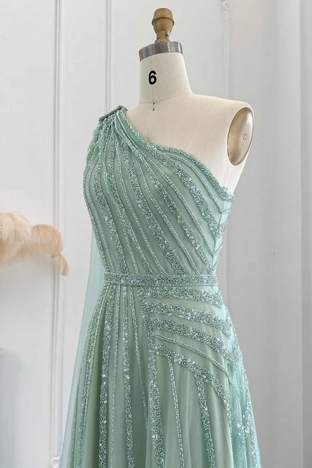 Luxury Long A-line One Shoulder Shinny Beadings Tulle Formal Prom Dresses