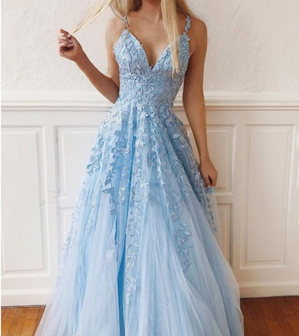 Charming A-Line V-neck Spaghetti Straps Appliques Lace Tulle Floor Length Prom Dress