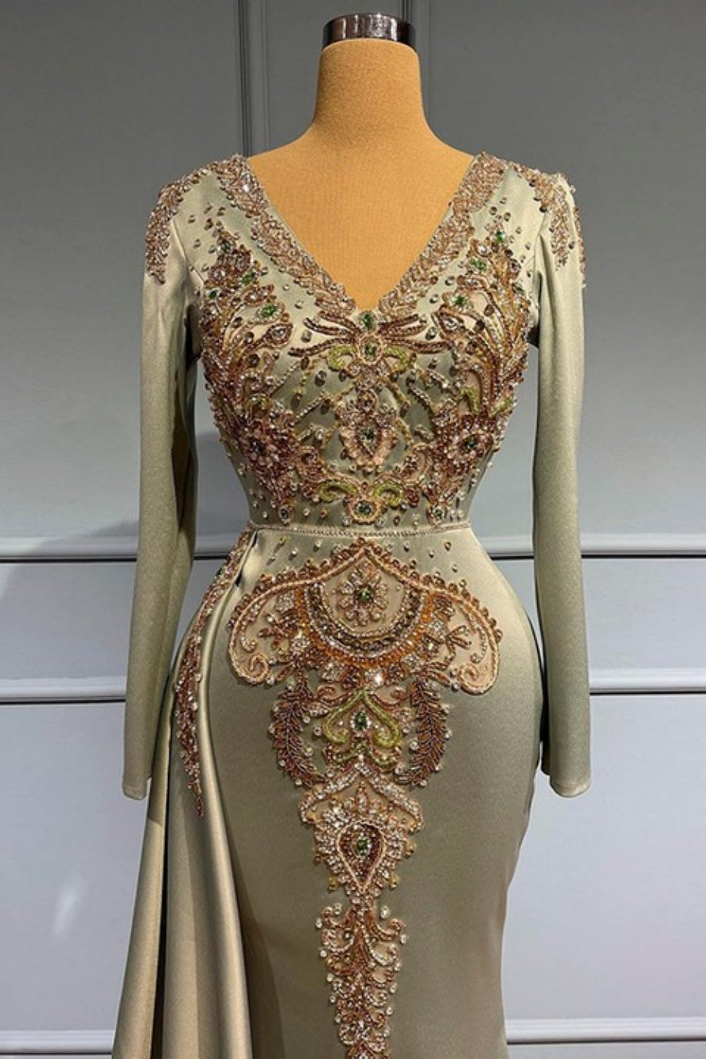 Long Sleeves Mermaid V-Neck Beaded Formal Prom Dresses with Sweep Train