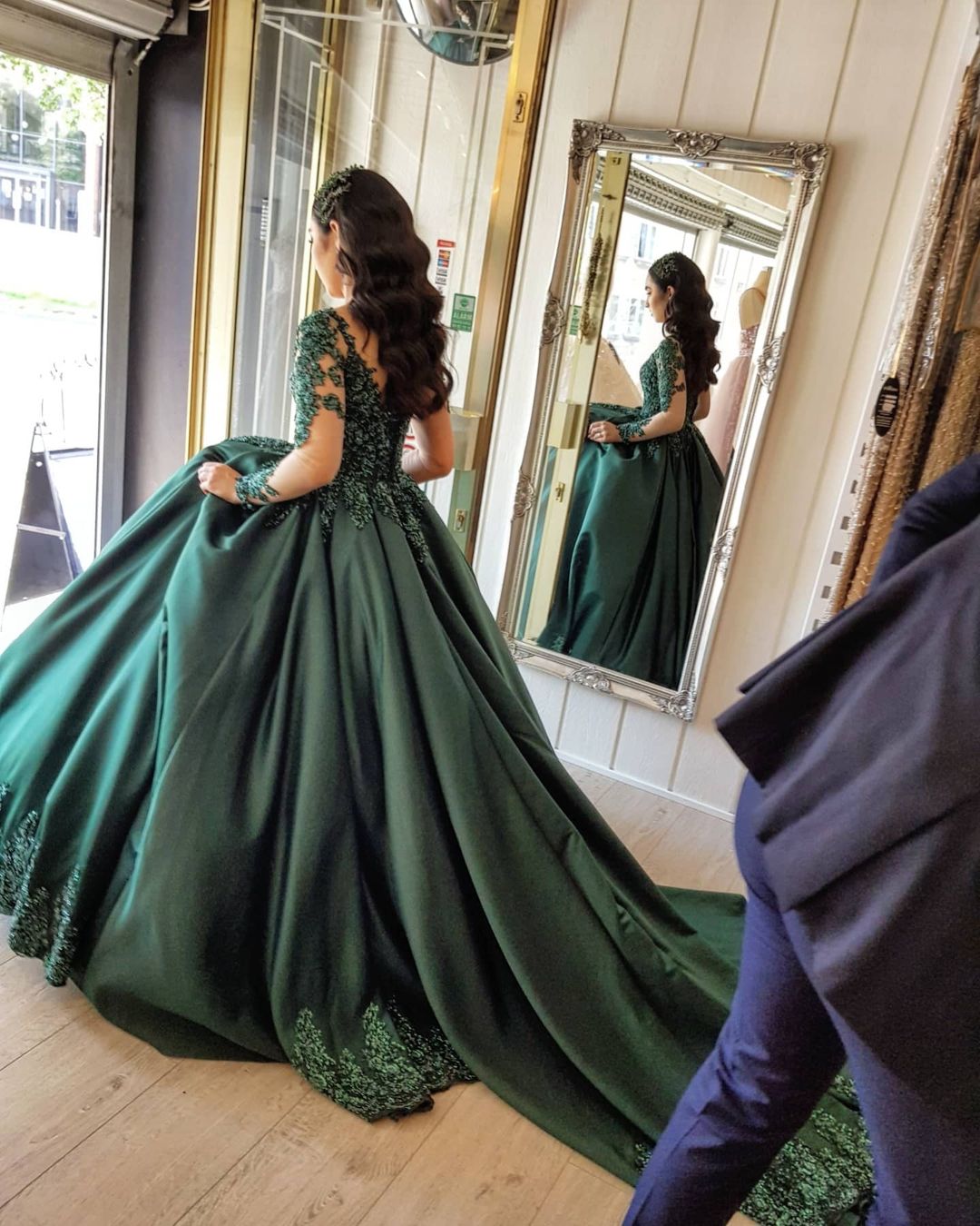 Elegant Long Ball Gown Sweetheart Satin Lace Prom dresses with Sleeves