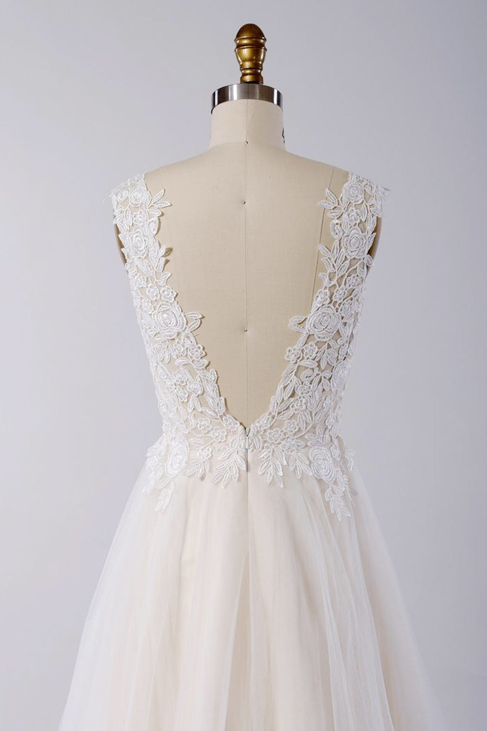 Elegant Long Appliques Lace Tulle A-line Wedding Dress