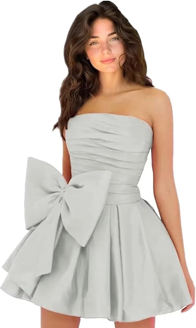 Chic Short A-line Sleeveless Strapless Ruched Lace Up Homecoming Dresses with Bow